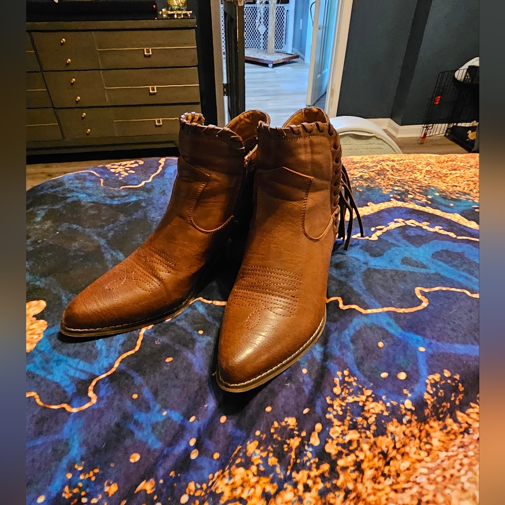 Natural reflection booties